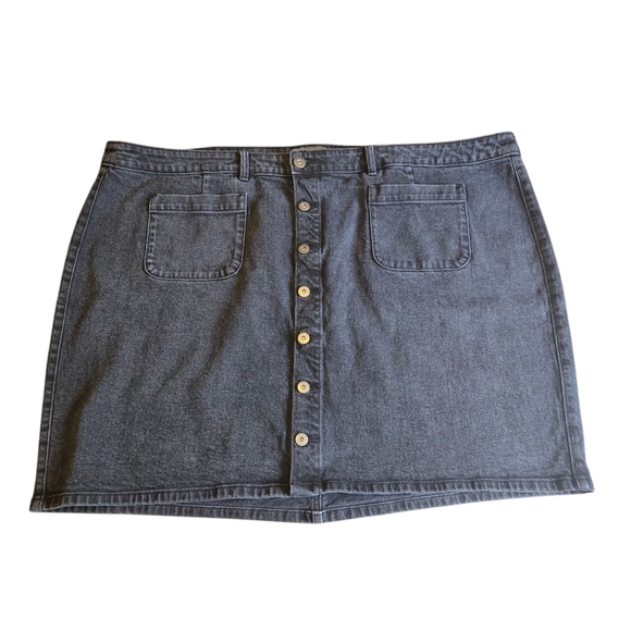 torrid Dresses & Skirts - Torrid Black Wash Denim Button Front Mini Skirt Size 28